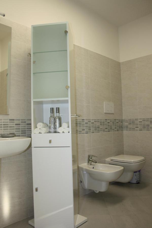 Appartamento 23 - Bilocale Vista Lago توسكولانو ماديرنو المظهر الخارجي الصورة